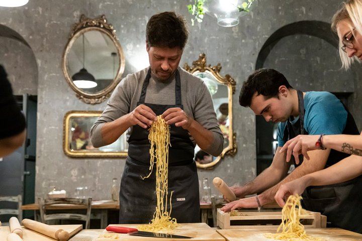 Rome Trastevere Pasta Making Class & Food Tour with Eating Europe