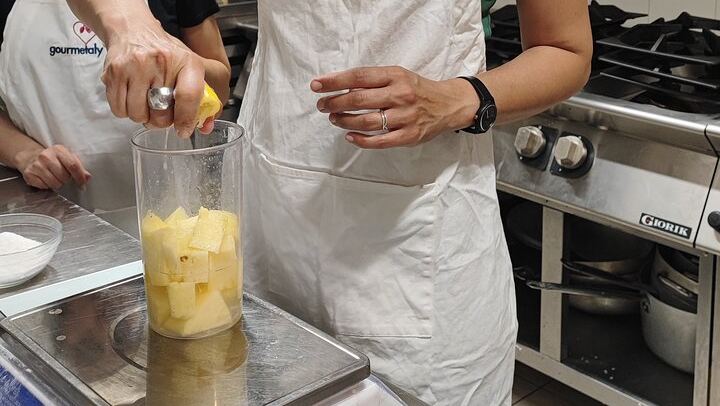 Rome Trastevere: Tiramisù & Gelato Class with Savoiardo Baking