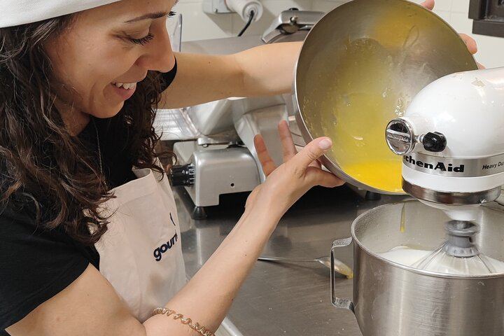 Rome Trastevere: Tiramisù & Gelato Class with Savoiardo Baking