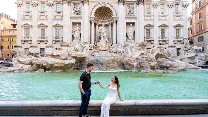 Rome: Trevi Fountain Photoshoot, Private & Early Morning