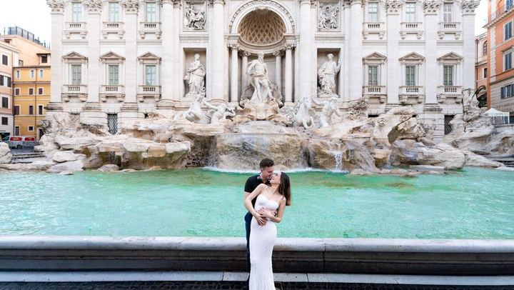 Rome: Trevi Fountain Photoshoot, Private & Early Morning