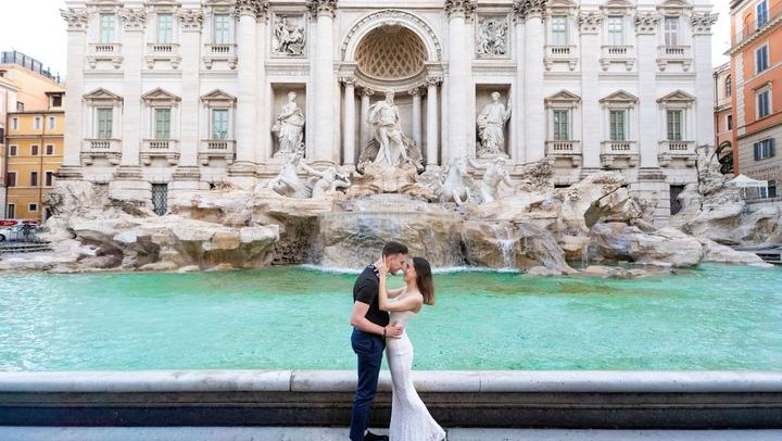 Rome: Trevi Fountain Photoshoot, Private & Early Morning