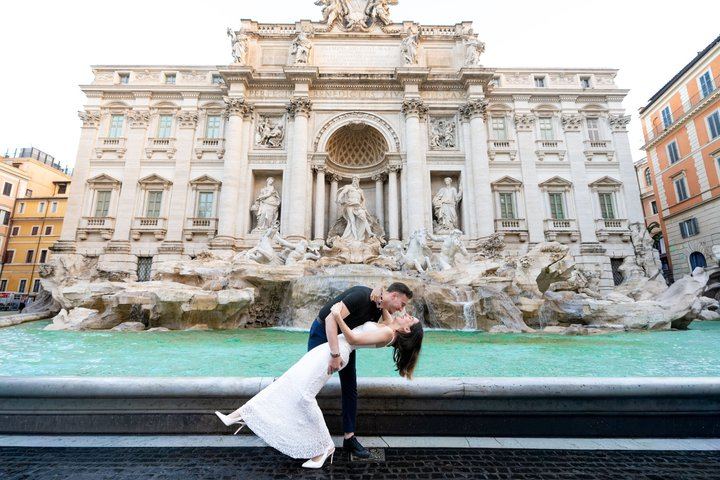 Rome: Trevi Fountain Photoshoot, Private & Early Morning