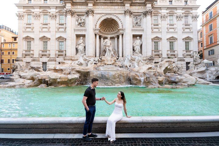 Rome: Trevi Fountain Photoshoot, Private & Early Morning