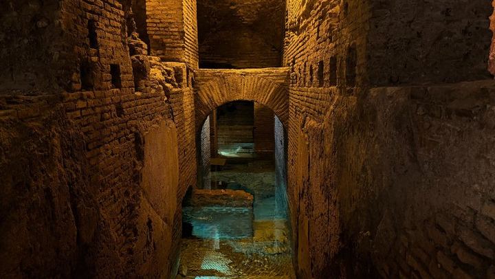 Rome: Trevi Fountain & Vicus Caprarius City of Water Tour