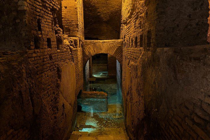 Rome: Trevi Fountain & Vicus Caprarius City of Water Tour