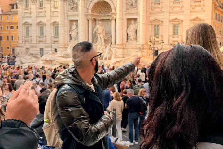 Rome: Trevi Fountain & Vicus Caprarius City of Water Tour
