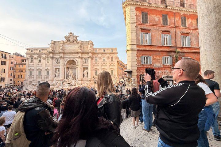 Rome: Trevi Fountain & Vicus Caprarius City of Water Tour