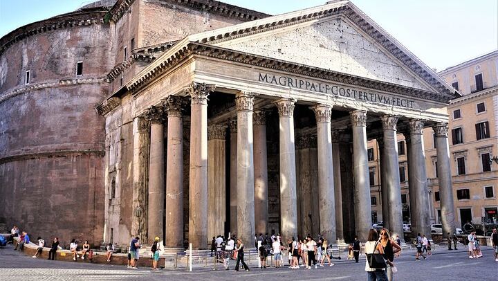 Rome Walking Tour Through the Ages with Guided Pantheon Visit