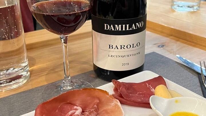 Rome: Wine Tasting and Food Pairing with gelato in Trastevere