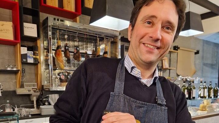 Rome: Wine Tasting and Food Pairing with gelato in Trastevere