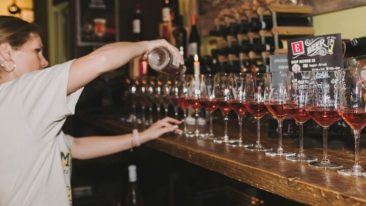 Rome: Wine Tasting in Trastevere with Food and Gelato