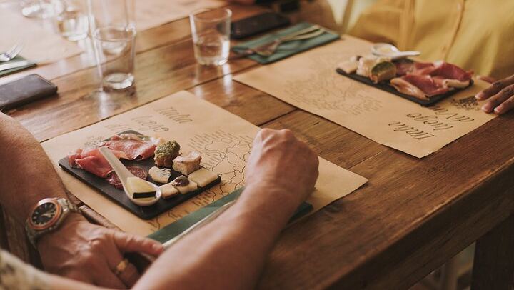 Rome: Wine Tasting in Trastevere with Food and Gelato