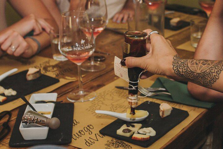 Rome: Wine Tasting in Trastevere with Food and Gelato