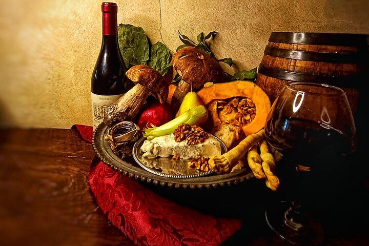 Rome Wine Tasting with Food Paring in Trastevere I VIP Experience