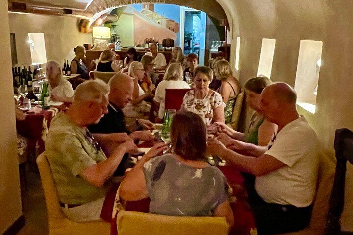 Rome Wine Tasting with Food Paring in Trastevere I VIP Experience