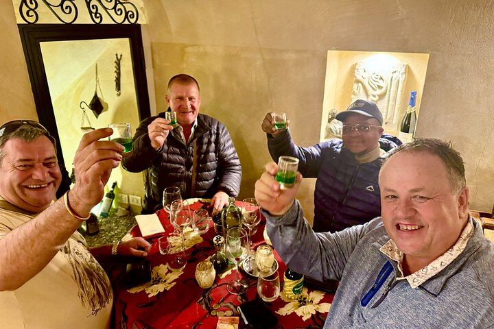 Rome Wine Tasting with Food Paring in Trastevere I VIP Experience