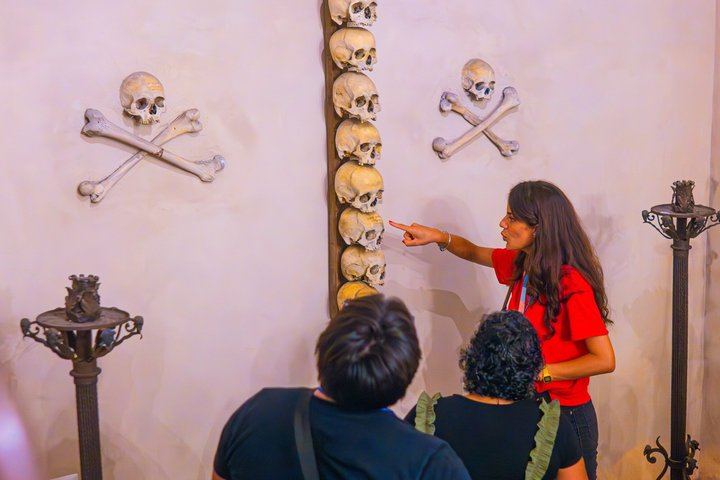 Rome's Dark Side: Ghosts, Scandals and Crypts - Small Group Tour