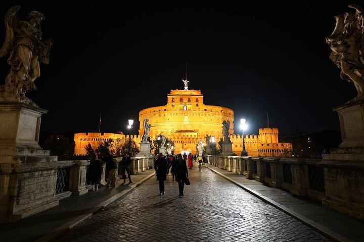 Rome's Dark Side: Ghosts, Scandals and Crypts - Small Group Tour