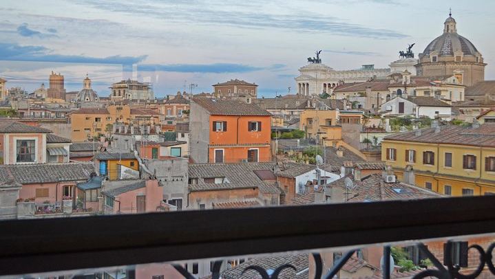 Rooftops of Rome by Night Food Tour with Dinner, Cocktails & Guided Sightseeing