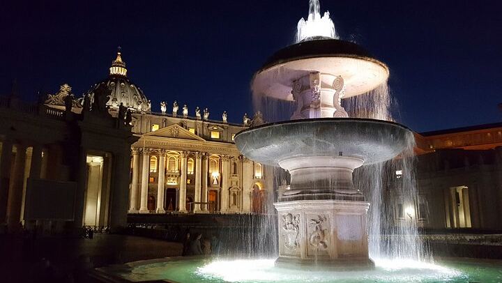 Saint Peter by night