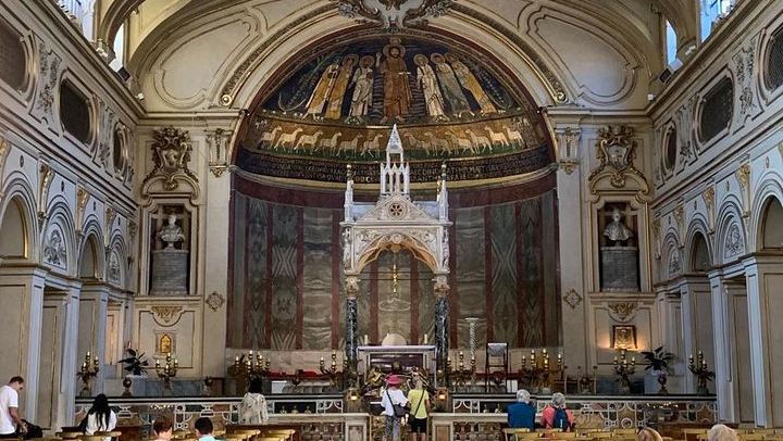 Santa Cecilia inside