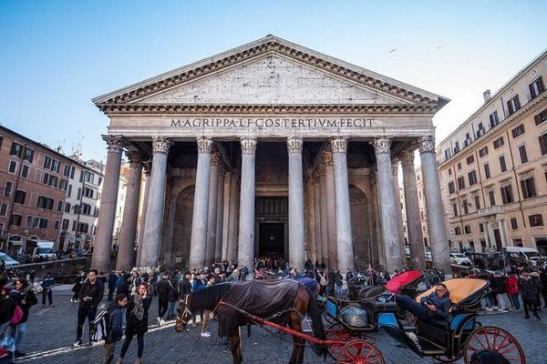 Pantheon Skip-the-Line Ticket with Audio Guide to the Tombs