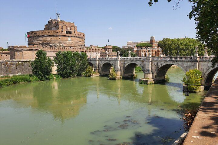 Skip-the-lines Castel Sant'Angelo and Pope Paul III Apartments Tour