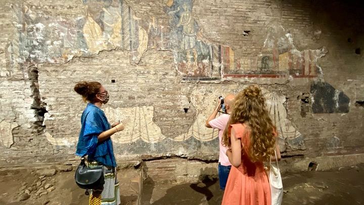 Small-Group Tour of Trastevere's Hidden Gems and Undergrounds