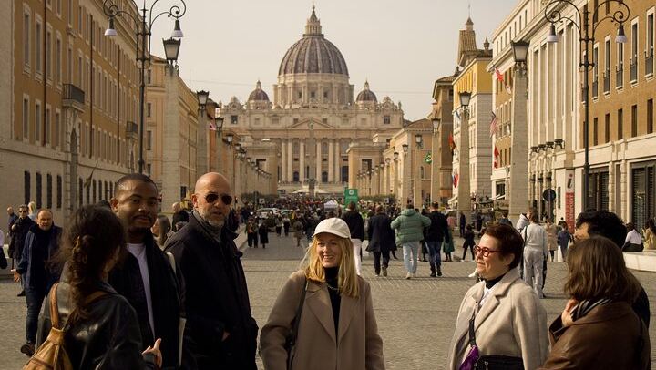 Stop near Saint Peter's Square
