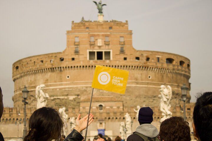 Stroll around Castel Sant'Angelo