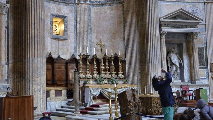 The Christian altar, where Jupiter once sat