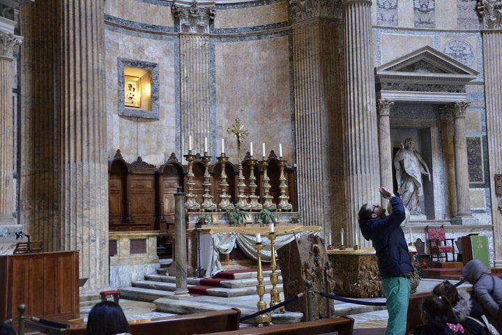 The Christian altar, where Jupiter once sat