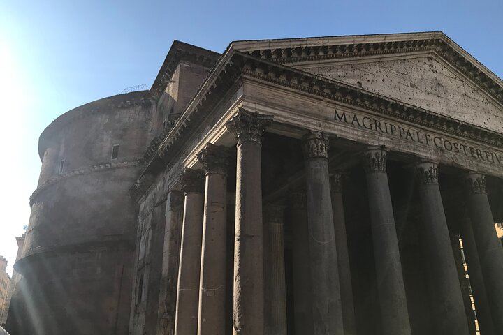 The light on the profile of the Pantheon