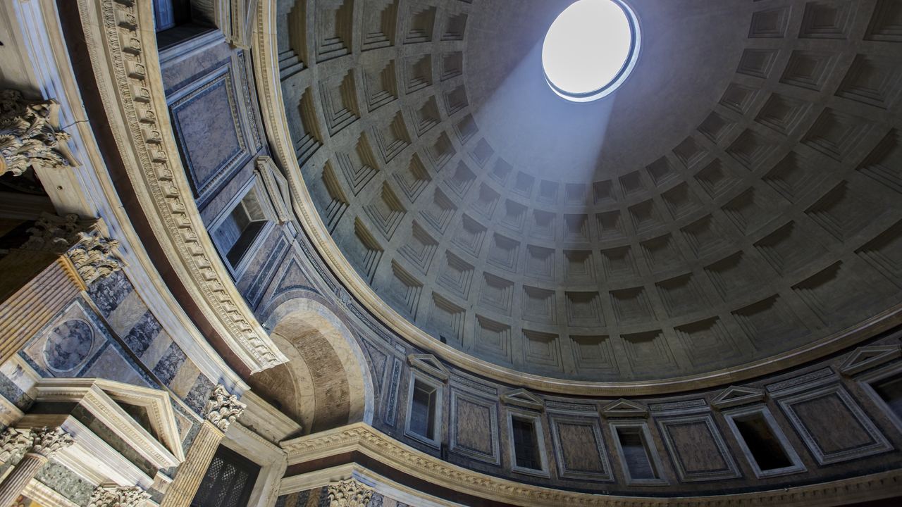 The oculus and the five rings of coffers seen from the floor of the Pantheon