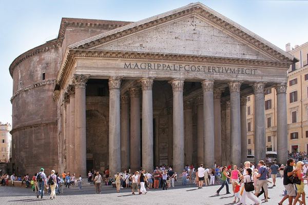 Rome Walking Tour from Caffè Greco to the Pantheon, with Ice Cream