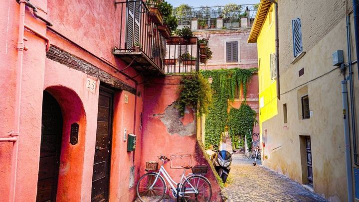 Trastevere Hidden Gems & Rome Jewish Ghetto Small-Group Tour