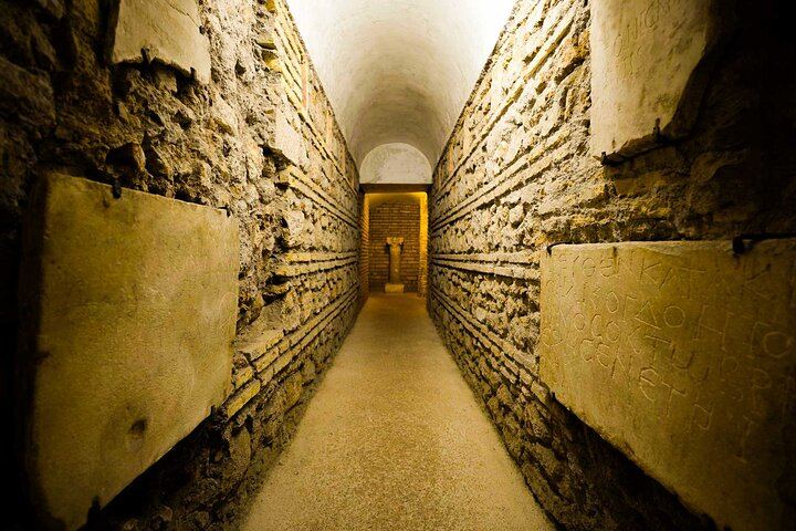 Trastevere Hidden Gems & Rome Jewish Ghetto Small-Group Tour