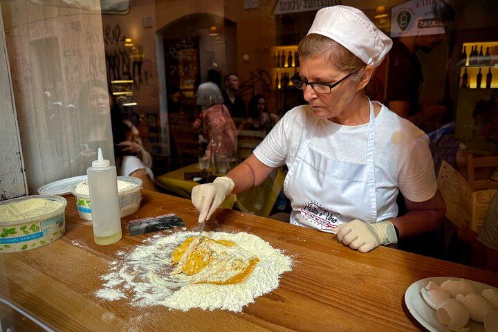 Trastevere Like a Local Food Tour with 7+ Food Tastings & Wines