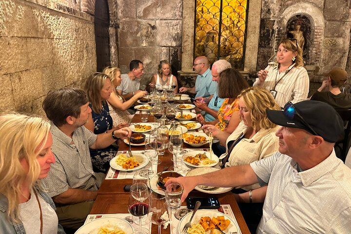 Trevi Fountain, Pantheon, and Campo Dei Fiori Market Food and Wine Tour