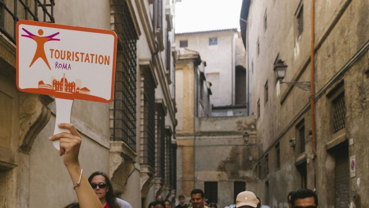 Following the Trevi Water Through the City Below It