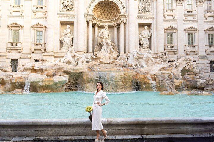 Trevi Fountain solo photoshoot in Rome, capturing iconic vacation moments with a touch of elegance and charm.