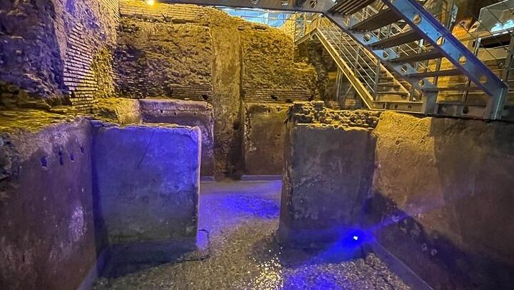 Trevi Fountain Underground Aqueduct and Spanish Steps Tour