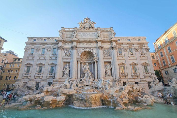 Trevi Fountain, Vicus Caprarius and Spanish Steps Walking Tour