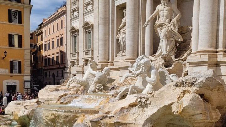 Trevi Fountain with optional Underground Experience in Rome