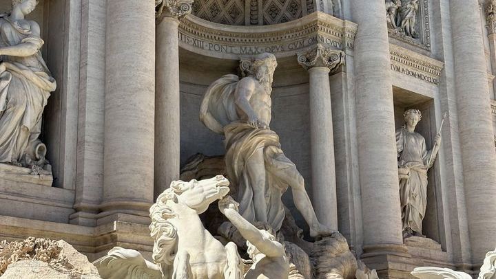 Trevi Fountain with optional Underground Experience in Rome