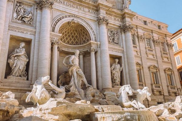 Trevi Fountain: Audio Guide Above or Guided Site Below