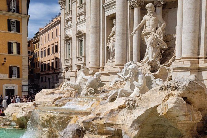 Trevi Fountain with optional Underground Experience in Rome
