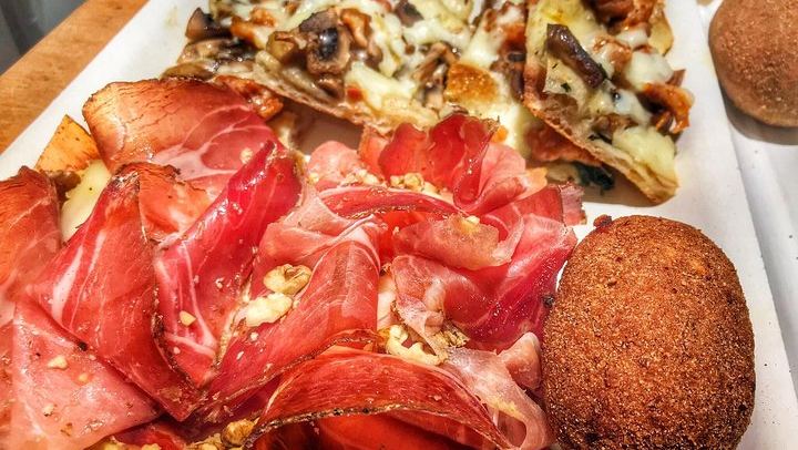 tyical italian pizza