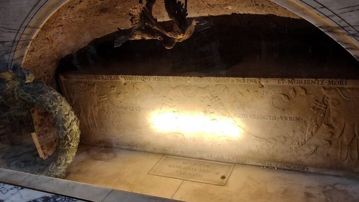 Underground Trevi Fountain + Pantheon/Spanish Steps -PRIVATE TOUR